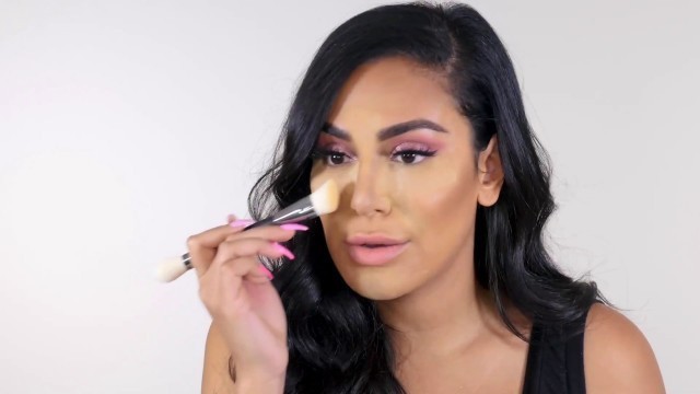 'Introducing: Easy Bake Loose Baking & Setting Powder ft.  HUDA BEAUTY | Sephora'