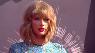 'Taylor Swift 2014 MTV VMA Red Carpet Hairstyle & Fashion'