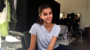 'QuickClipsHQ - Victoria\'s Secret Fashion Model Taylor Hill talks to LOVE'