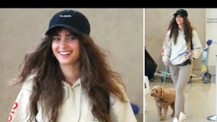 'Victoria\'s Secret Angel Taylor Hill Is Comfy Chic For Flight With Her Pup Tate'