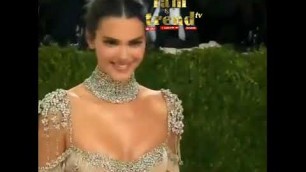 'Kendall jenner wearing givenchy dress in vma award at Newyork , will up your heart #kendalljenner'