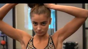 'QuickClipsHQ - Taylor Hill\'s Pre VS Fashion Show Workout'