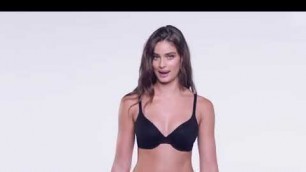 'Victoria\'s Secret Angel Taylor Hill (Bra Fitting) (Find your best bra fit) .'