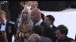 'Lady Gaga VMA 2010 Fashion Parade Begins'