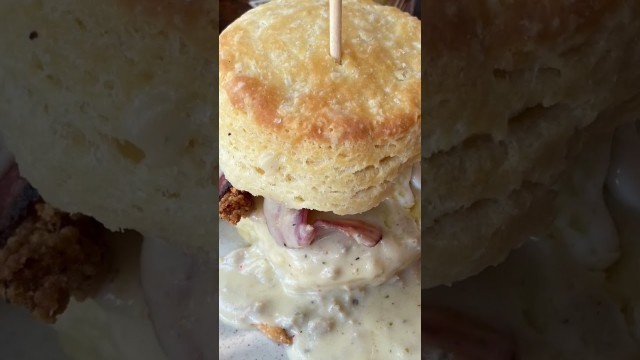 'MUST TRY Breakfast In Denver! Denver, Colorado Biscuit Breakfast #travel #food'