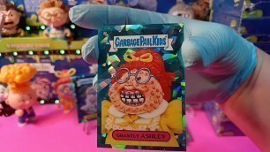 'WE PULLED 2/5 RED PHONY LISA GARBAGE PAIL KIDS SAPPHIRE 10-BOX BREAK PARTY'