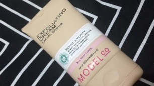 'Two Minute Tuesdays | Model Co Facial Scrub REVIEW'