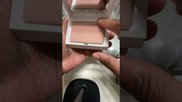 'Fenty Beauty Invisimatte Instant Setting + Blotting Powder #fentybeauty #shorts'