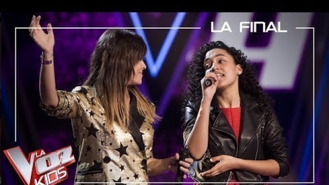 'Vanesa Martín y Aysha cantan \'Polvo de mariposas\' | Final | La Voz Kids Antena 3 2019'