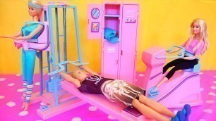 'Barbie Gym ! Toys and Dolls Fun for Kids Playing with Workout Barbie | SnickerHoops'