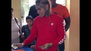 '6ix9ine Giving Back to School Kids'