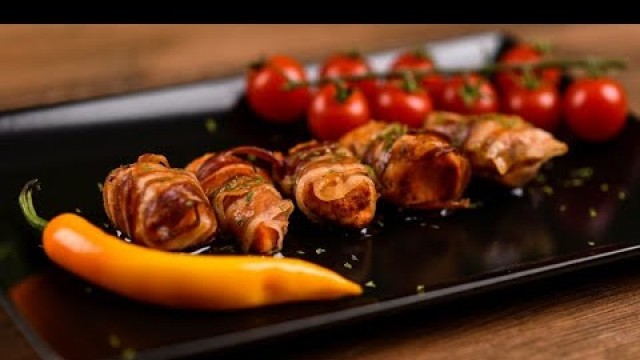 'Bacon wrapped chicken: perfect for a tasty and easy dinner!'