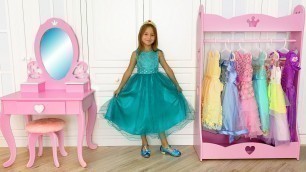 'Sofia Dress Up in Princess and Playing With Toys - Funny Stories for Kids'