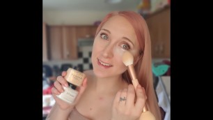 'BAKING MY FACE FOR THE 1ST TIME !! Is it easy? Revolution White Vs Banana Light Baking Powder MakeUp'