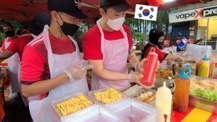 'Korean works as Roti John chef at Bazaar Ramadan!'