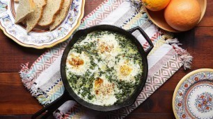 'Creamy One-Pot Spinach Egg Breakfast • Tasty'