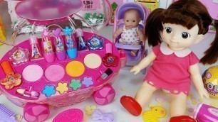 'Baby Doll Make up and beauty car toys surprise egg play - 토이몽'