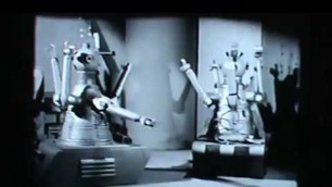 'CMGUS PRODUCTIONS: ROBOTS TAKING OVER TAKEN FROM AN OLD AVERA HEALTH COMMERCIAL CLIP 12 NOV 2007'