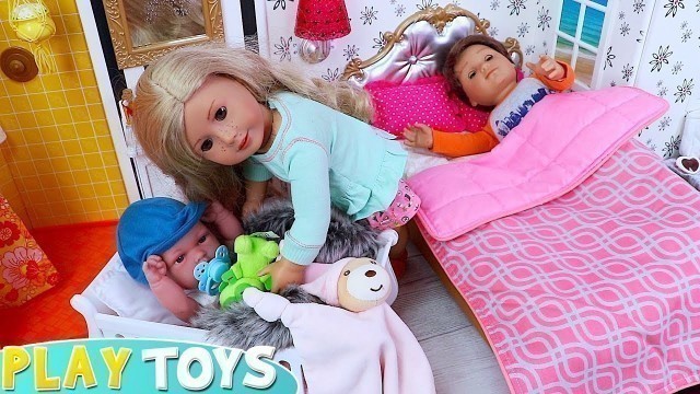 'Baby Dolls Family Morning Routine in Dollhouse!'