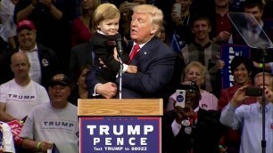 'Parents Or Donald Trump? Little Kid At Trump Rally Chooses To Stay With Trump - FNN'