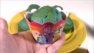 'DIY MLP Cupcakes! Baking FUN with Rainbow Dash Pinkie Pie! Pretty Icing Blue Cake Mix! Surprises'