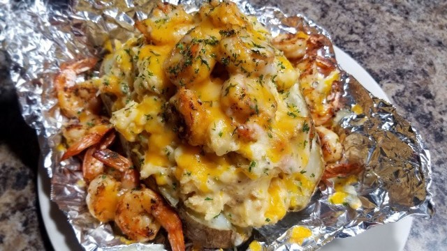 'Loaded Shrimp Bake Potatoes / Ray Mack\'s Kitchen & Grill'