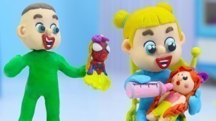 'LUKA BABIES PLAY WITH SPIDEY DOLL MAKEUP 