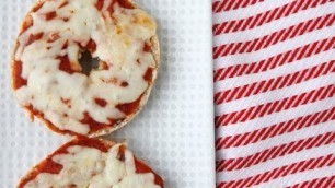 'Pizza Bagel - Snack Recipes for Kids - Weelicious'