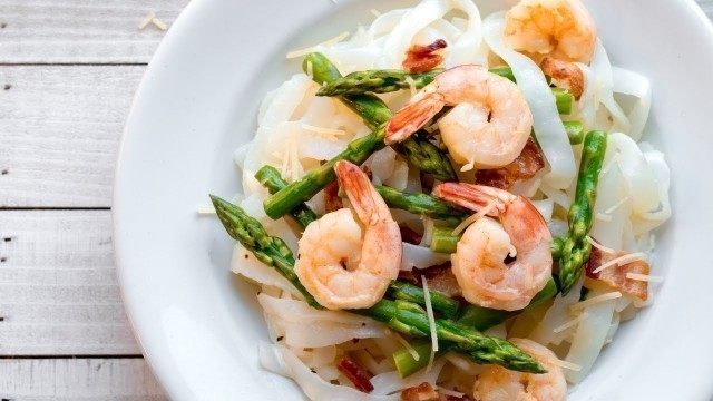 'KETO FETTUCCINE ALFREDO | SHRIMP & BACON | Easy Keto Dinner Recipe'