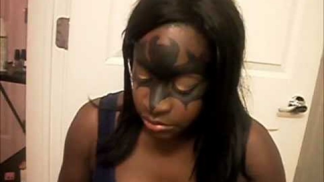 'Batwoman: Halloween Makeup Tutorial'