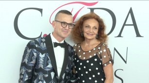 'LIGHTS, CAMERA, FASHION!  HIGHLIGHTS OF THE 2016 CFDA AWARDS'