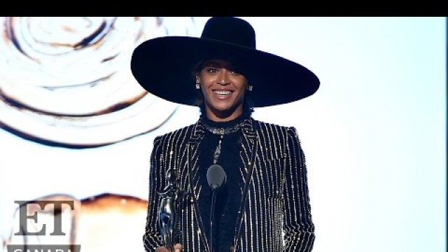 'Beyonce Accepts CFDA Fashion Icon Award As Jay-Z Looks On'