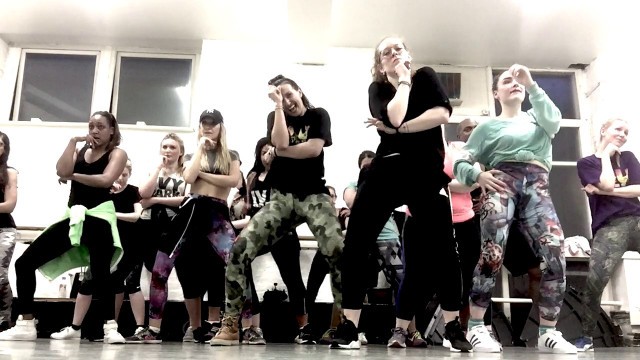 'Mavado \"Delilah\"  | Dancehall steps | Mash It Up Fitness choreo by Alicja Blachut | Pineapple London'