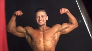 'LEX FITNESS BRITAIN 2012 LIGHTWEIGHT CHAMPION Posing Flexing Ripped Bodybuilder Best Bodies 2012'