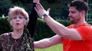 'Personal Training bei Fitness First – Personal Trainer für Senioren'