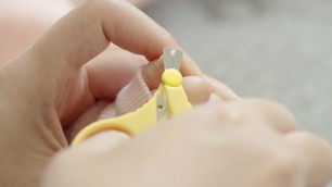 'How to cut your baby\'s nails'