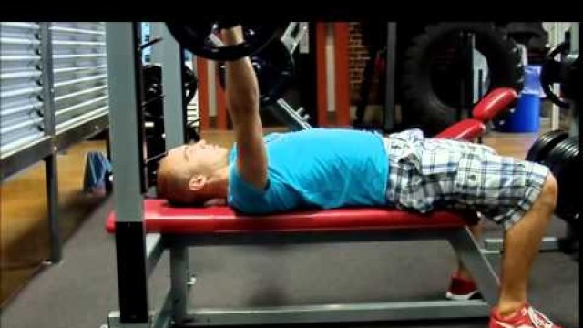 'Sherwood Park Personal Trainer Shows How to Bench Press Properly'