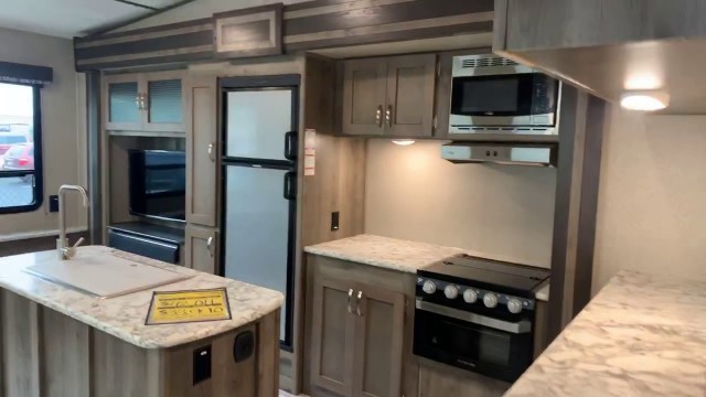 Most Affordable Mid Bunk Fifth Wheel! Full Profile - 2020 Keystone Sprinter 31FWMB