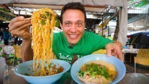 'Asian Street Food - EGG NOODLES + SAMOSAS! | Friday Morning Market in Chiang Mai, Thailand!'