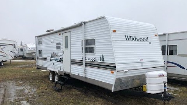 2004 Wildwood LE 29BHSS Travel Trailer @Camp-Out RV in Stratford ON